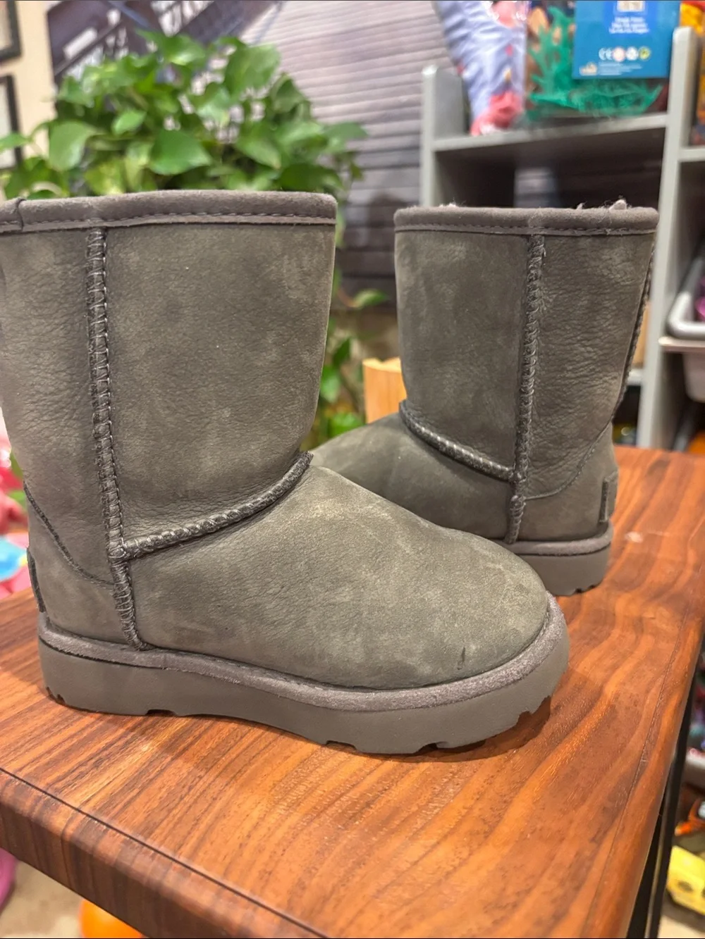 UGG Short Suede Boot in Grey size 8 Kids